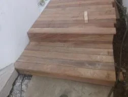 Deck Pinus Madeira Tratado: Um Toque Natural com Durabilidade Reforçada