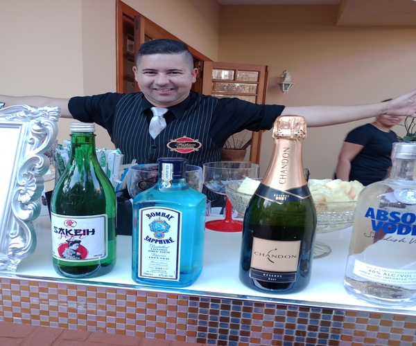 Barman para Aniversário em SP: Fashion Bartenders Faz Sua Festa Brilhar