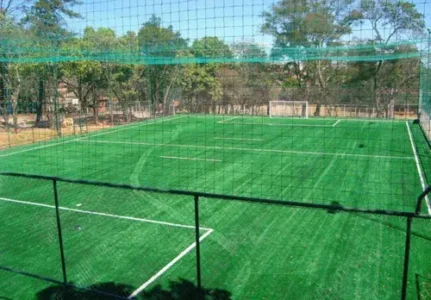 Rede de proteção para campo de futebol